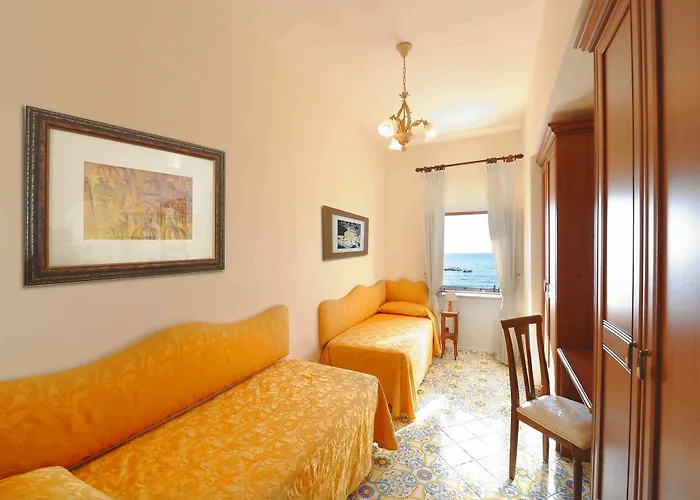 Costanzo Beachfront Air Conditioning And Free Wi-fi Apartamento Positano