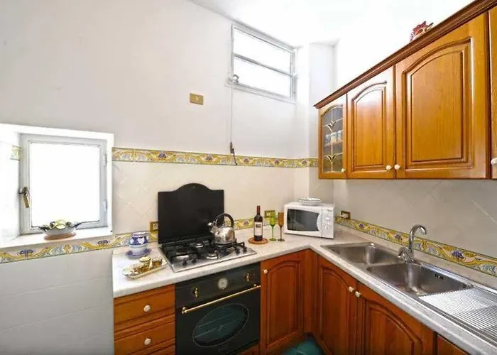 Apartament Costanzo Beachfront Air Conditioning And Free Wi-fi