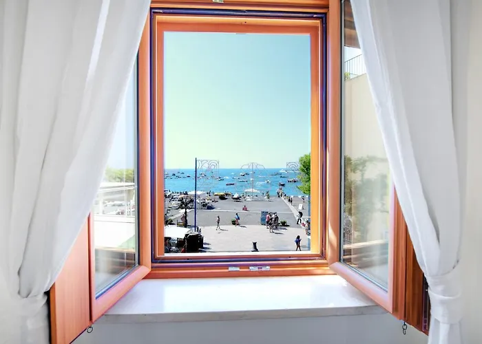 Costanzo Beachfront Air Conditioning And Free Wi-fi Apartament Positano