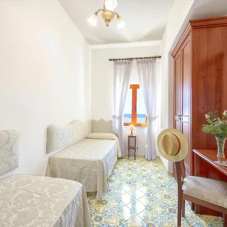 Villa Costanzo Beachfront Air Conditioning And Free Wi-Fi
