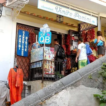 Appartamento Costanzo Beachfront Air Conditioning And Free Wi-fi