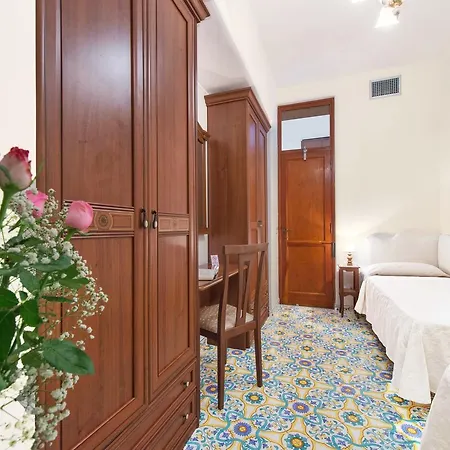 Apartment Villa Costanzo Beachfront Air Conditioning And Free Wi-Fi