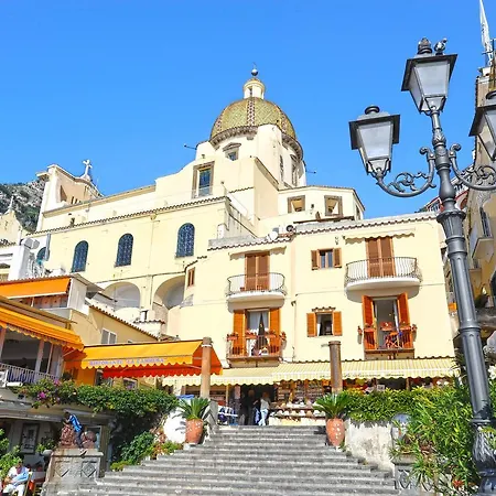 Costanzo Beachfront Air Conditioning And Free Wi-fi Appartamento