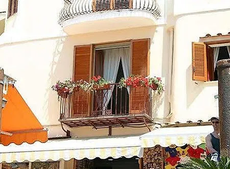 Costanzo Beachfront Air Conditioning And Free Wi-fi * Positano