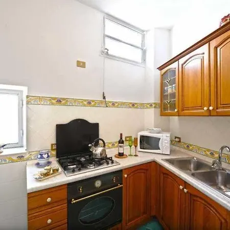 Apartment Villa Costanzo Beachfront Air Conditioning And Free Wi-Fi