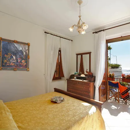 Appartamento Costanzo Beachfront Air Conditioning And Free Wi-fi *