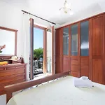 Costanzo Beachfront Air Conditioning And Free Wi-fi Apartment Positano