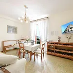 Apartment Costanzo Beachfront Air Conditioning And Free Wi-fi *