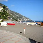 Apartment Costanzo Beachfront Air Conditioning And Free Wi-fi *