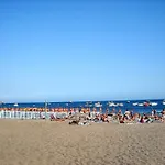 Apartment Costanzo Beachfront Air Conditioning And Free Wi-fi