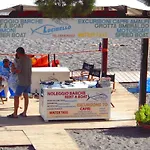Costanzo Beachfront Air Conditioning And Free Wi-fi