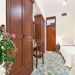 Apartment Costanzo Beachfront Air Conditioning And Free Wi-fi