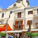 Costanzo Beachfront Air Conditioning And Free Wi-fi