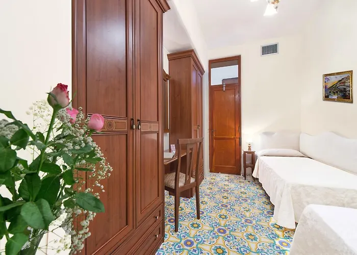 Appartement Costanzo Beachfront Air Conditioning And Free Wi-fi