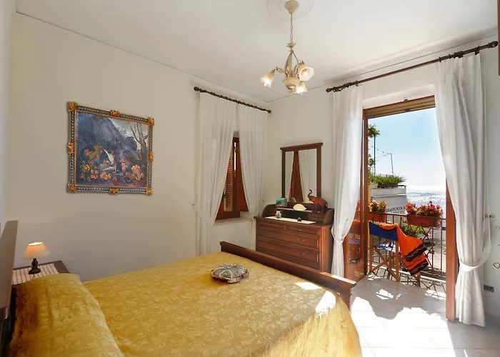 Appartement Costanzo Beachfront Air Conditioning And Free Wi-fi *