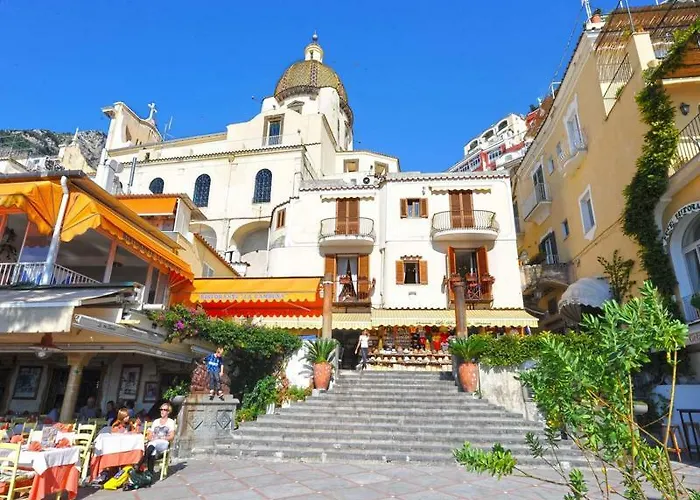 Costanzo Beachfront Air Conditioning And Free Wi-fi