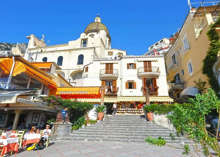 Costanzo Beachfront Air Conditioning And Free Wi-fi *